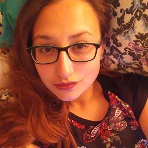 Meet your Posher, Alicia